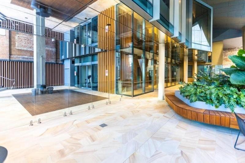 Cozy Cbd With Infinity Pool Apartment
